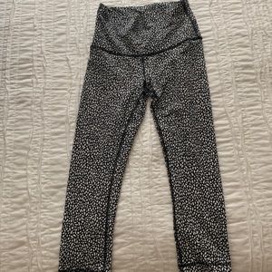 Lululemon Black and White High Wasted Leggings